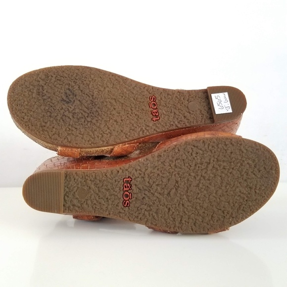 Taos Score Brown Wedge Strap Sandal Open Toe Shoes - Picture 11 of 12